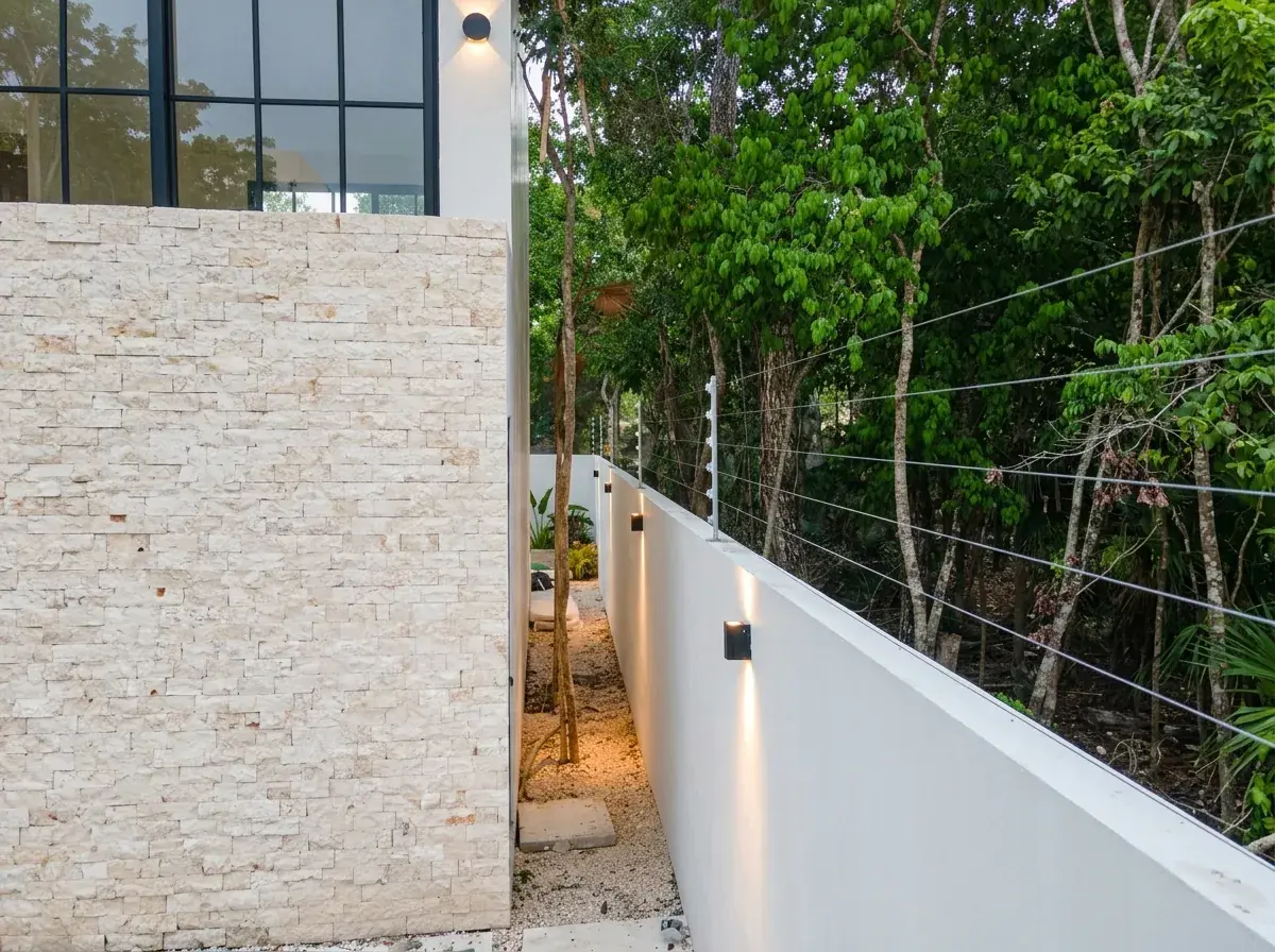Instalación de Cerca Eléctrica Perimetral Residencial - Imagen 1